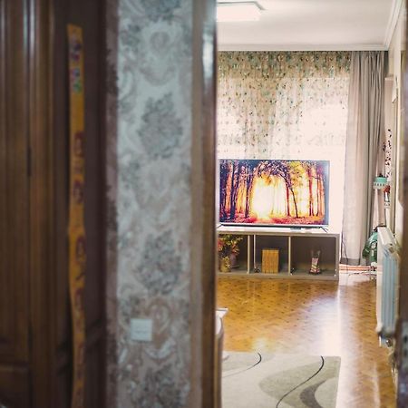 Mariamo'S Apartments バトゥーミ 部屋 写真